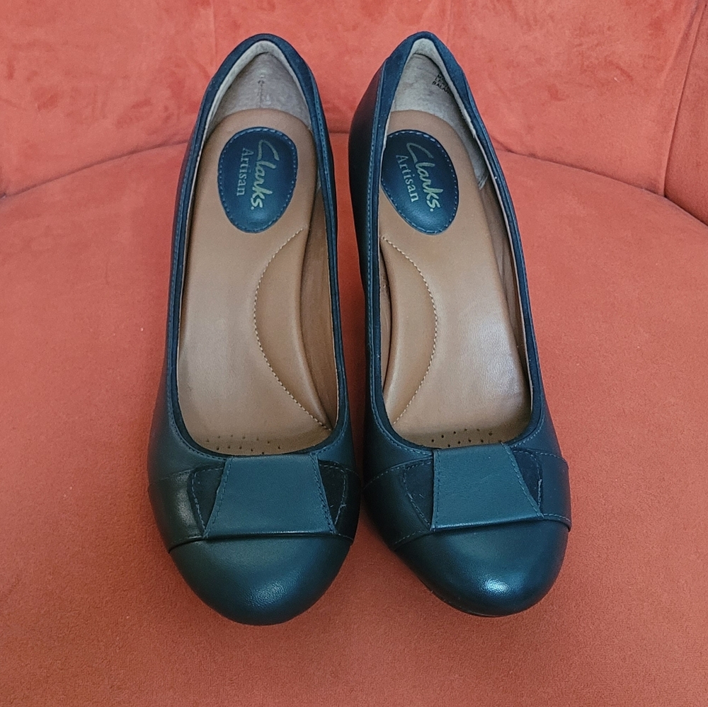 Clarks Artisan Navy Blue Leather Pumps Womens Size 6.5 Wide - Picture 3 of 11